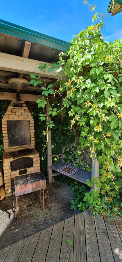 Spacious House With Indoor Pool & Sauna. อาดาชิ ภายนอก รูปภาพ